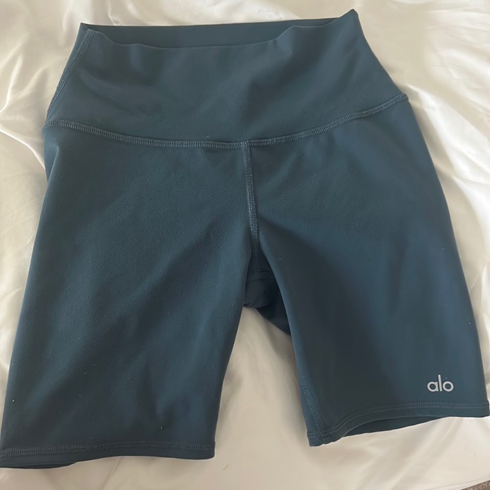 ALO size XS biker shorts